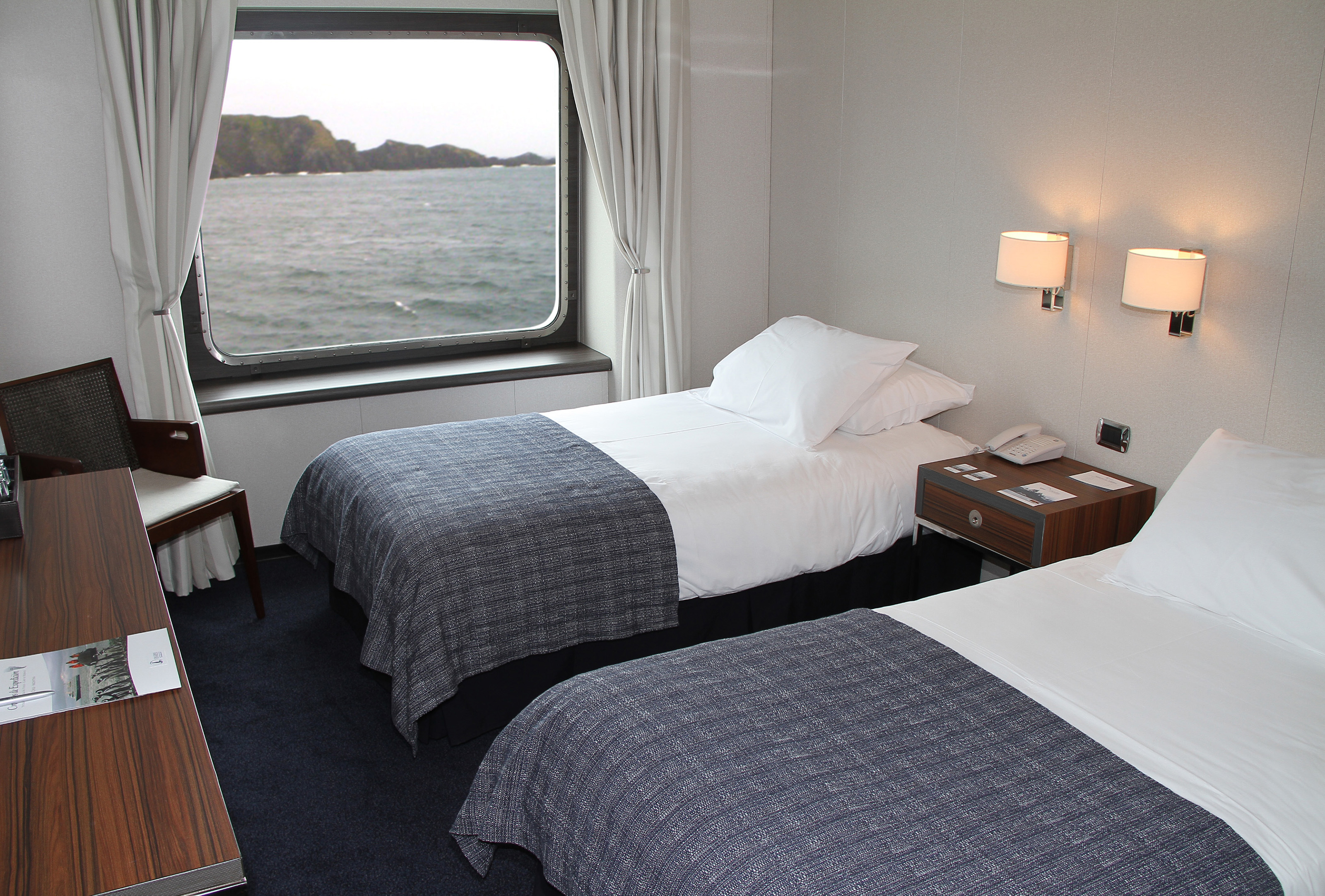 Australis Stella Australis Cabin a-twin1.jpg